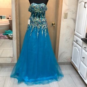 Elegant Blue Strapless Prom Dress